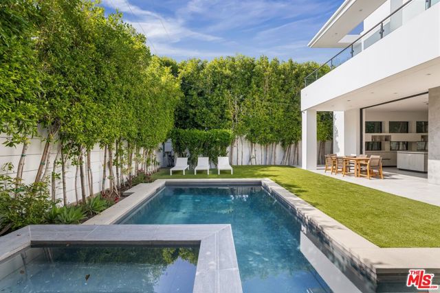 649 N Edinburgh Avenue, Los Angeles CA: https://media.crmls.org/mediaz/1e3b0e85-4874-45fa-a75d-6e8d0835666d.jpg