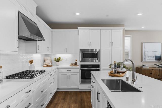 Detail Gallery Image 10 of 35 For 6675 Agave Cir, Carlsbad,  CA 92011 - 4 Beds | 3 Baths