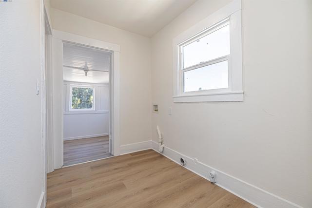 4015 SAN JUAN ST, Oakland CA: https://media.crmls.org/mediaz/1e3ba780-badf-4989-b4db-474c2a81c716.jpg