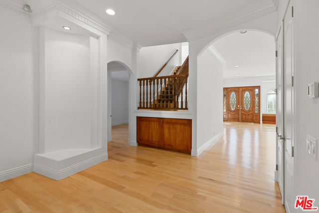 7412 Denrock Avenue, Los Angeles CA: https://media.crmls.org/mediaz/1e3bde55-1727-4a6e-8860-2f3fa52336b0.jpg