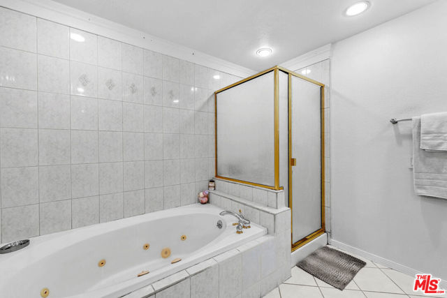 6347 Wynne Avenue, Tarzana CA: https://media.crmls.org/mediaz/1e3c003a-88c2-4dcc-8883-db81cbe9864c.jpg