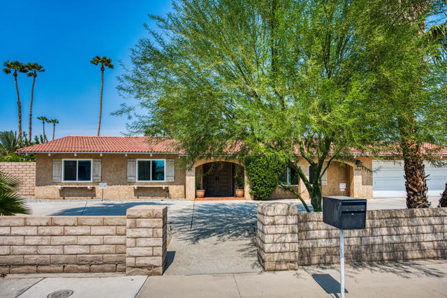 2450 Tamarisk Road, Palm Springs CA: https://media.crmls.org/mediaz/1e3c02f0-d9d8-4410-8ef3-644e4c88b06c.jpg