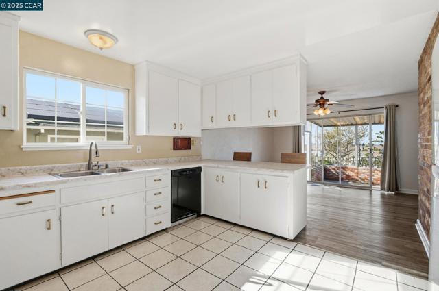 931 N Camino Alto Drive, Vallejo CA: https://media.crmls.org/mediaz/1e3c30ab-42d3-4d30-bd96-87318c9d0d57.jpg