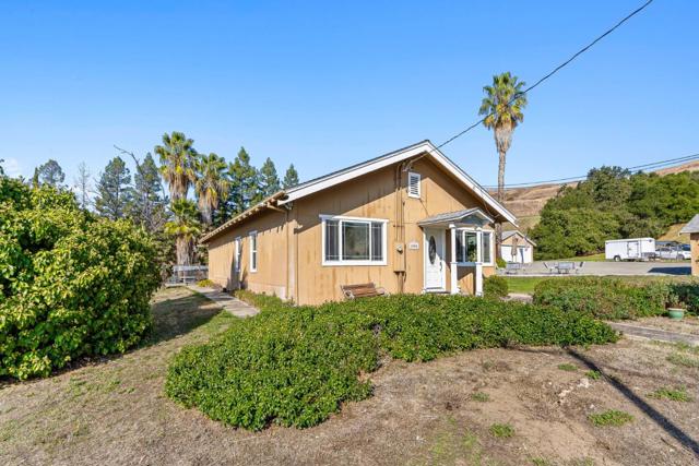 1995 Old Calaveras Road, Milpitas CA: https://media.crmls.org/mediaz/1e3d4d9d-bd3d-403d-aedc-a0758dc080e3.jpg