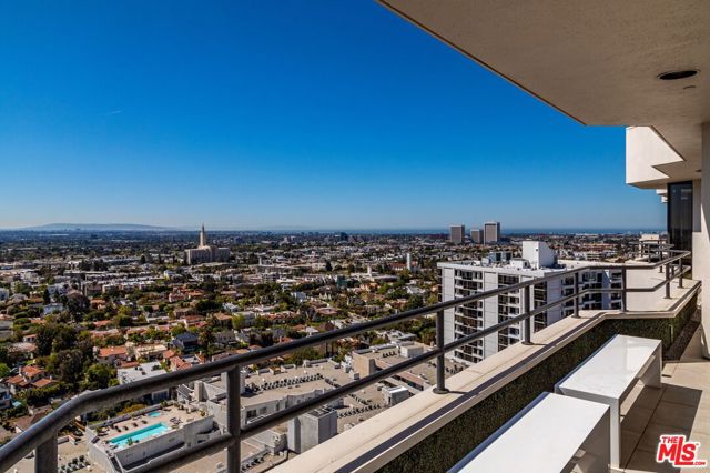 Image 11 of 38 For 10601 Wilshire Boulevard 19e