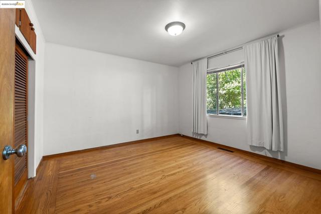 1730 Highland Pl, Berkeley CA: https://media.crmls.org/mediaz/1e3e18d2-ab1c-450e-96c8-b300f27296de.jpg