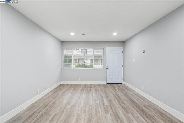 27070 Manon Ave, Hayward CA: https://media.crmls.org/mediaz/1e3e7182-2d5a-4aec-bdb5-18f0176727ea.jpg