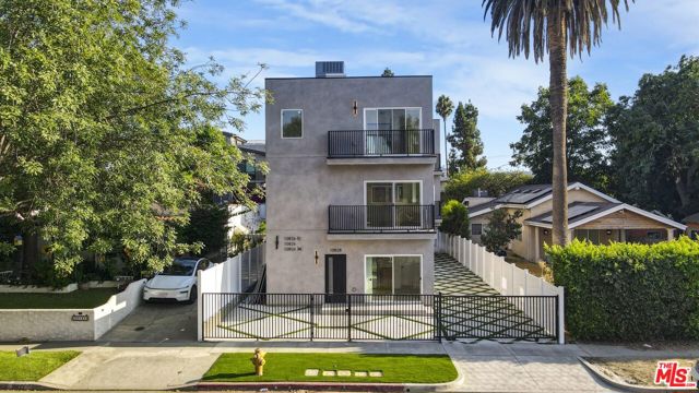 10828 Hesby Street, North Hollywood CA: https://media.crmls.org/mediaz/1e3f2dd9-1859-4c25-88fc-3f8195317cf4.jpg