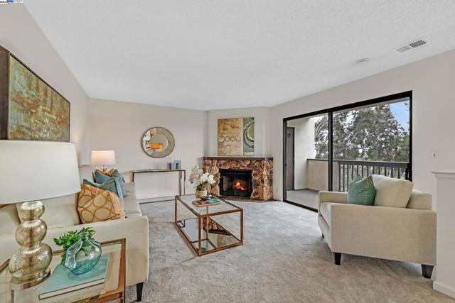 21109 Gary Dr, Hayward CA: https://media.crmls.org/mediaz/1e3f2f9e-e485-4ba5-87e7-f5e1c0fbbdfc.jpg