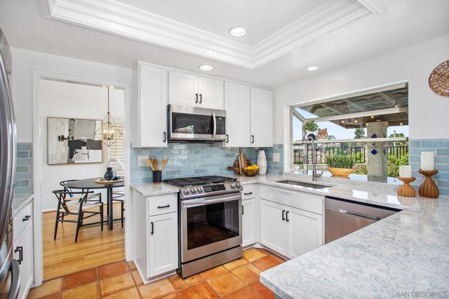 1009 Paseo La Cresta, Chula Vista CA: https://media.crmls.org/mediaz/1e3febb5-03e0-4732-b082-4e1df6f8509c.jpg