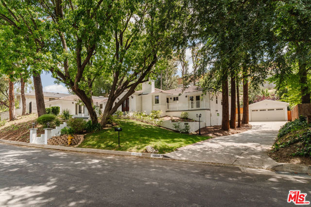 15514 Del Gado Drive, Sherman Oaks CA: https://media.crmls.org/mediaz/1e4074a3-6614-4754-aded-11dec29bd8b9.jpg