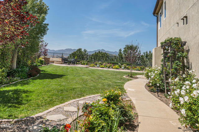 20752 Veneto Way, Porter Ranch CA: https://media.crmls.org/mediaz/1e40d9a0-60dc-4fba-bec4-91f10f31aa4b.jpg