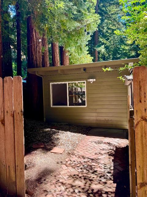 144 Monaco Lane, Boulder Creek CA: https://media.crmls.org/mediaz/1e418cdb-397b-4c6d-b5d3-6085c67e192f.jpg