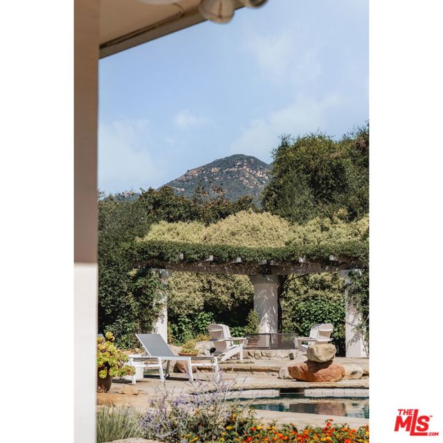 840 Ivy Lane, Montecito CA: https://media.crmls.org/mediaz/1e4230be-16dc-479c-ab6d-78cecc61dff7.jpg