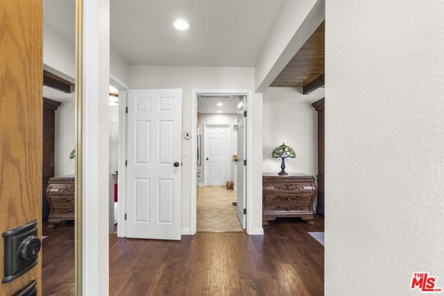 1197 Oriole Road, Wrightwood CA: https://media.crmls.org/mediaz/1e42aec0-8146-49c3-b24e-ee3ccdf8e243.jpg