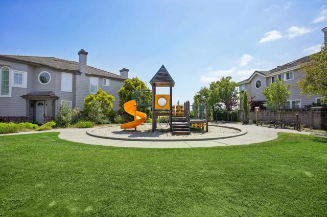 Image 29 of 34 For 998 Governors Bay Drive