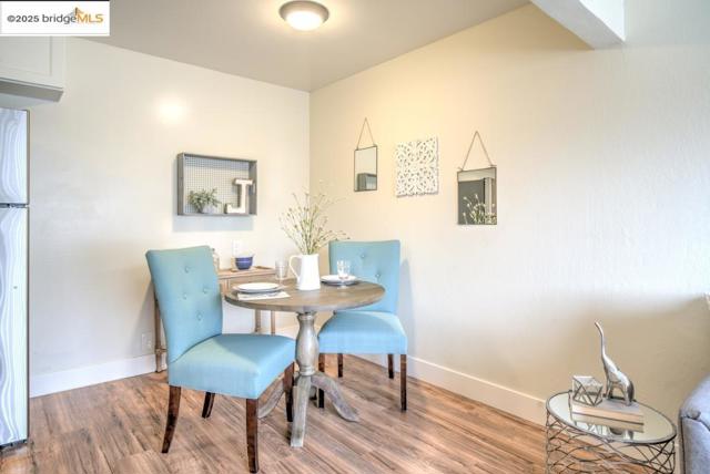 399 Schafer Rd, Hayward CA: https://media.crmls.org/mediaz/1e42fa36-665d-4a05-a8d7-a9836ac72695.jpg