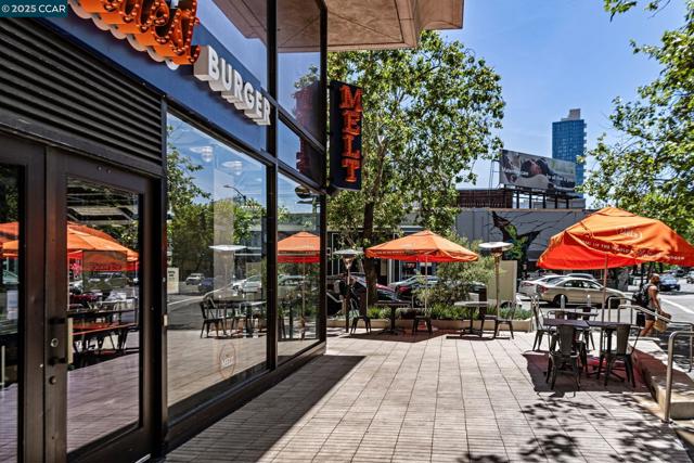 438 W Grand Ave, Oakland CA: https://media.crmls.org/mediaz/1e42fb33-b69d-4ffb-865e-e0fad49c8ea5.jpg