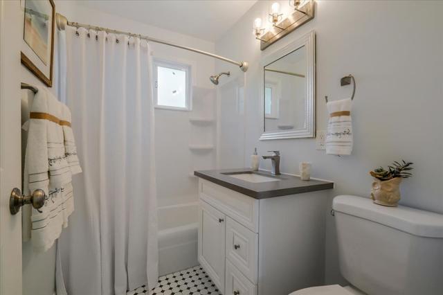 621 Monterey Avenue, Capitola CA: https://media.crmls.org/mediaz/1e4389b0-2525-4cdc-9ab6-e735293b4b39.jpg