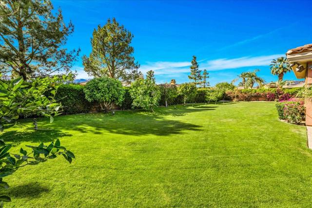 14 Collegiate Circle, Rancho Mirage CA: https://media.crmls.org/mediaz/1e4393d5-5ca7-4b19-ae1a-352bde62eb33.jpg