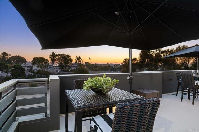 Detail Gallery Image 14 of 63 For 2517 State St, Carlsbad,  CA 92008 - 2 Beds | 2/2 Baths