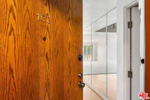 4454 Ventura Canyon Avenue, Sherman Oaks CA: https://media.crmls.org/mediaz/1e451e12-3064-429a-956c-1031c1a90d49.jpg