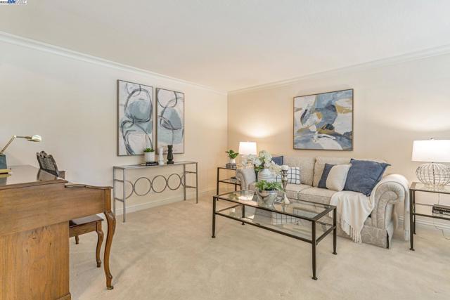 736 Tunbridge Rd, Danville CA: https://media.crmls.org/mediaz/1e45258e-5744-4eb4-adc7-157789861cd2.jpg