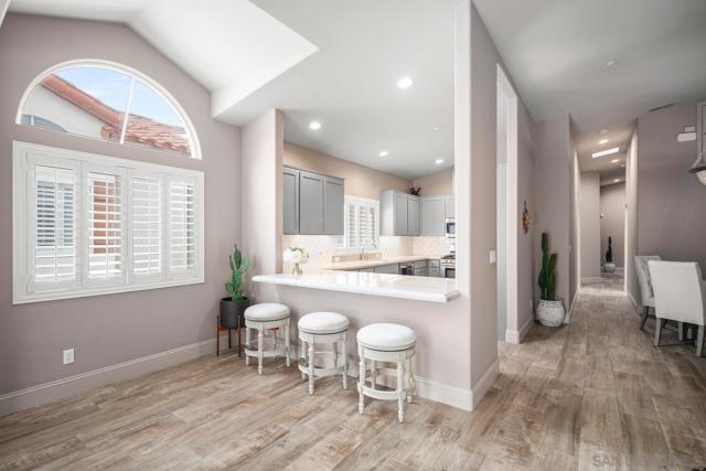 246 C Avenue, Coronado CA: https://media.crmls.org/mediaz/1e4569e8-0198-4577-9195-9403ec1fcd3a.jpg