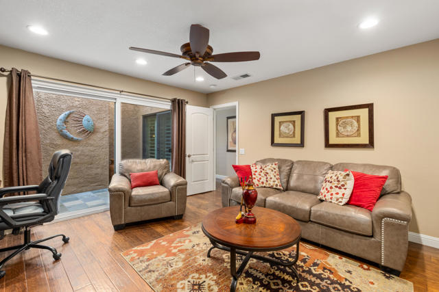 40 Joya Drive, Palm Desert CA: https://media.crmls.org/mediaz/1e4581a5-bfbc-4e60-b471-8c46633ef185.jpg