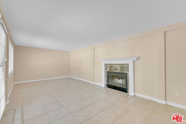 23264 Calvert Street, Woodland Hills CA: https://media.crmls.org/mediaz/1e460aee-c256-4b72-9e26-0244fc1fe6e9.jpg