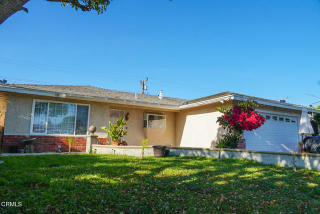 2101 Sweetland Street, Oxnard CA: https://media.crmls.org/mediaz/1e461a62-6311-4404-893e-871dab82e842.jpg
