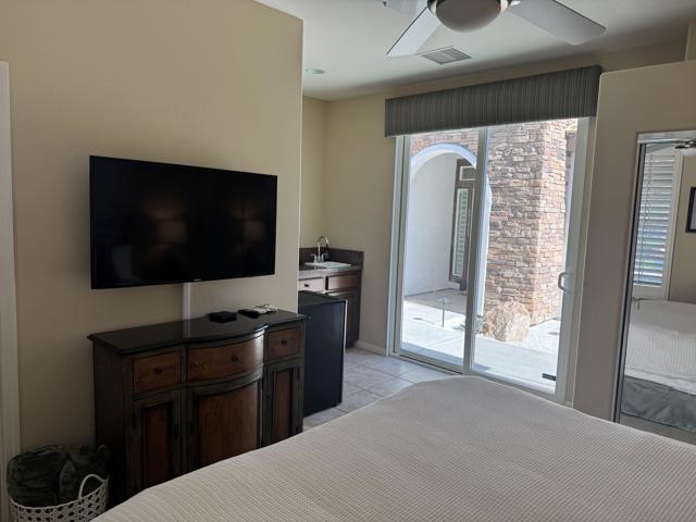 61722 Topaz Drive, La Quinta CA: https://media.crmls.org/mediaz/1e462583-cf94-4d64-9d62-dfab663936df.jpg