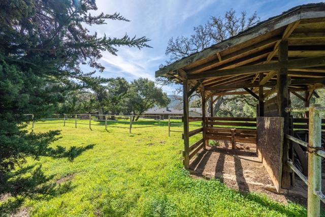 10 Ring Lane, Carmel Valley CA: https://media.crmls.org/mediaz/1e462796-4dfd-4e8c-a863-900178d0124a.jpg