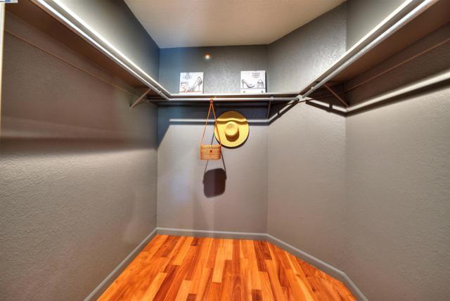 6291 Calle Fuego, Pleasanton CA: https://media.crmls.org/mediaz/1e462edc-87ae-4e80-9106-354ec6ca5e1e.jpg