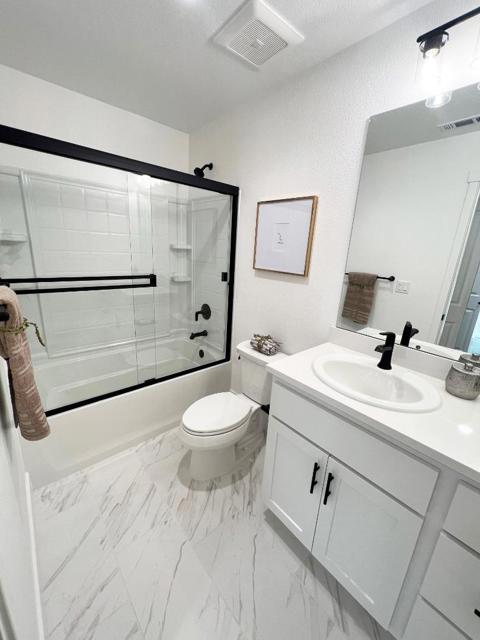 1183 Scout Peak Way, Hollister CA: https://media.crmls.org/mediaz/1e465c17-0588-43e5-808d-31591a673d12.jpg