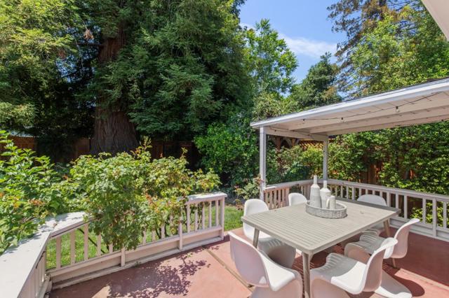 227 Santa Margarita Avenue, Menlo Park CA: https://media.crmls.org/mediaz/1e46c0b5-cd25-40f6-acfc-0032e568dc5e.jpg