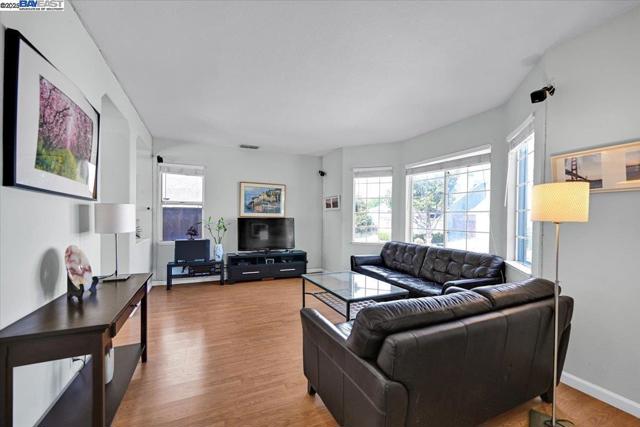 16230 Calypso Ct, San Leandro CA: https://media.crmls.org/mediaz/1e46ccfb-0467-43b7-a6bd-2d0ab878e93f.jpg
