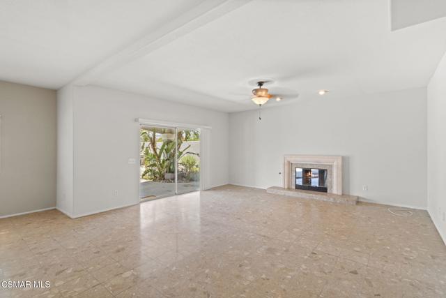 41985 Hemingway Court, Palm Desert CA: https://media.crmls.org/mediaz/1e47732d-1b52-4247-92c8-f1b1f82a9e8d.jpg