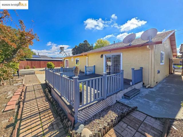 1651 Michael Dr, Pinole CA: https://media.crmls.org/mediaz/1e483cd2-daaf-4a15-9da2-aafa1341c0e8.jpg