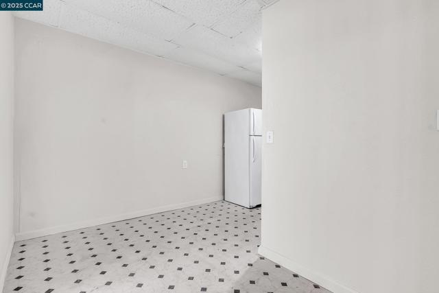 2150 35Th Ave, Oakland CA: https://media.crmls.org/mediaz/1e4845c4-8077-4bed-8b3b-8e488882f223.jpg
