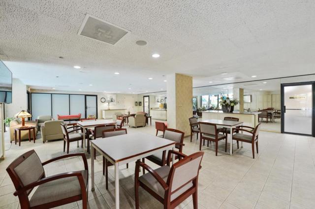 555 Laurel Avenue, San Mateo CA: https://media.crmls.org/mediaz/1e484e01-02c5-4262-81b2-694721b7e3d0.jpg