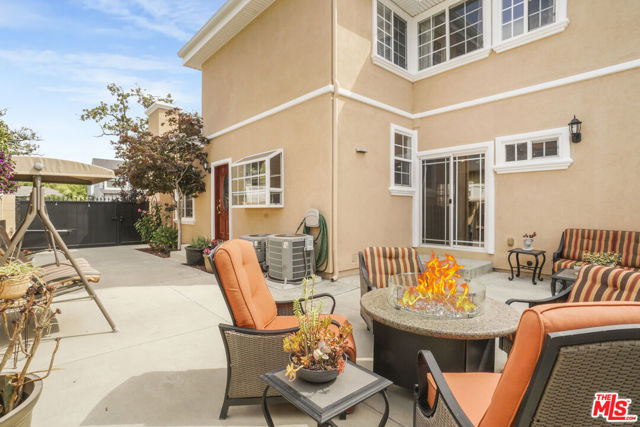 10943 Barman Avenue, Culver City CA: https://media.crmls.org/mediaz/1e488534-2efd-43b9-a4f3-eee55d9d45c6.jpg