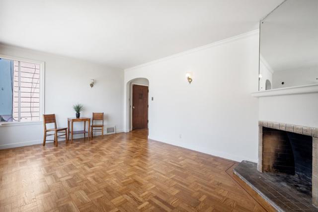 1615 La Salle Avenue, San Francisco CA: https://media.crmls.org/mediaz/1e48eee4-816f-4a70-ad9b-29516c4a7b8e.jpg