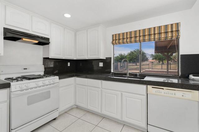 82601 Doolittle Drive, Indio CA: https://media.crmls.org/mediaz/1e49c642-1417-46f6-9561-7abcaaeedb6b.jpg