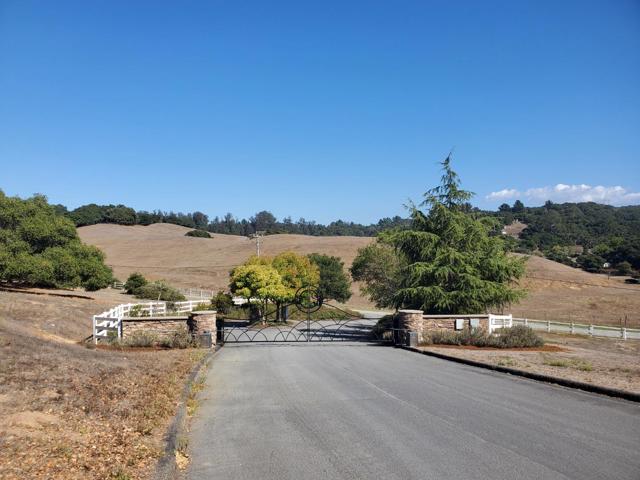 19705 Moonglow Road, Salinas CA: https://media.crmls.org/mediaz/1e4a5554-ae3d-4c0e-8311-4957bffd1ba7.jpg