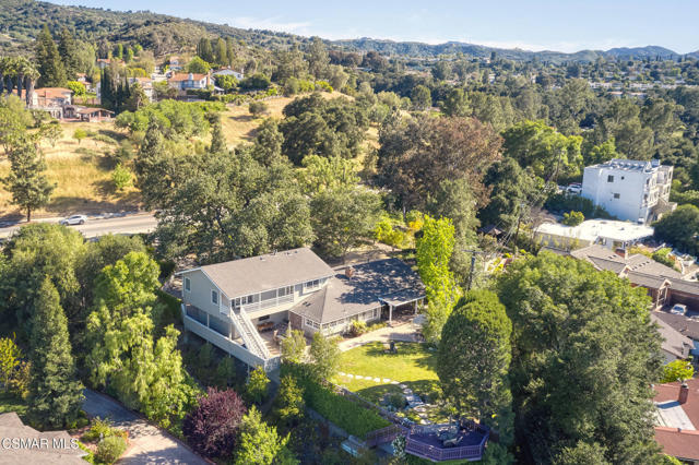 22101 Mulholland Drive, Woodland Hills CA: https://media.crmls.org/mediaz/1e4b651a-30ad-462c-8384-6683114b8444.jpg