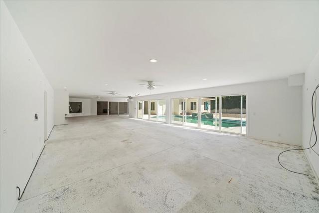 291 W Lilliana Drive, Palm Springs CA: https://media.crmls.org/mediaz/1e4b8c7c-8eb1-43b4-af6c-626c51c9f405.jpg