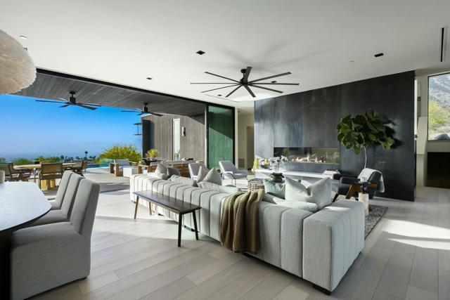 2085 Desert Flower Court, Palm Springs CA: https://media.crmls.org/mediaz/1e4bf39b-27b0-4156-92bd-a83589c72661.jpg