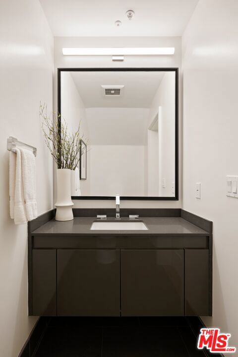 2300 Wilshire Boulevard, 217 photo 6