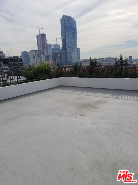 744 Hartford Avenue, Los Angeles CA: https://media.crmls.org/mediaz/1e4cbea2-98cf-4f2e-a5d7-07f4f1b2378e.jpg